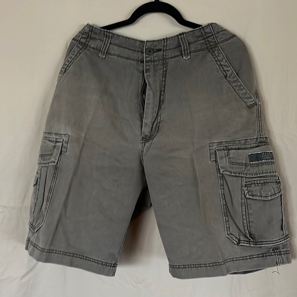 Union Bay cargo shorts, excellent condition, size 34